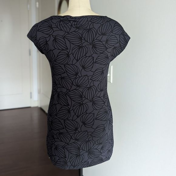 Tunic Teeshirt or extremely short dress? 6 - Picture 5 of 9